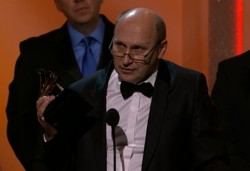 Włodek Pawlik odbiera statuetkę Grammy
